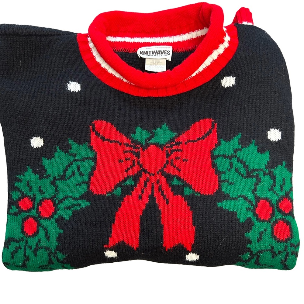 Vintage Black and Red Holiday Wreath Rollneck Sweater - Picture 5 of 5